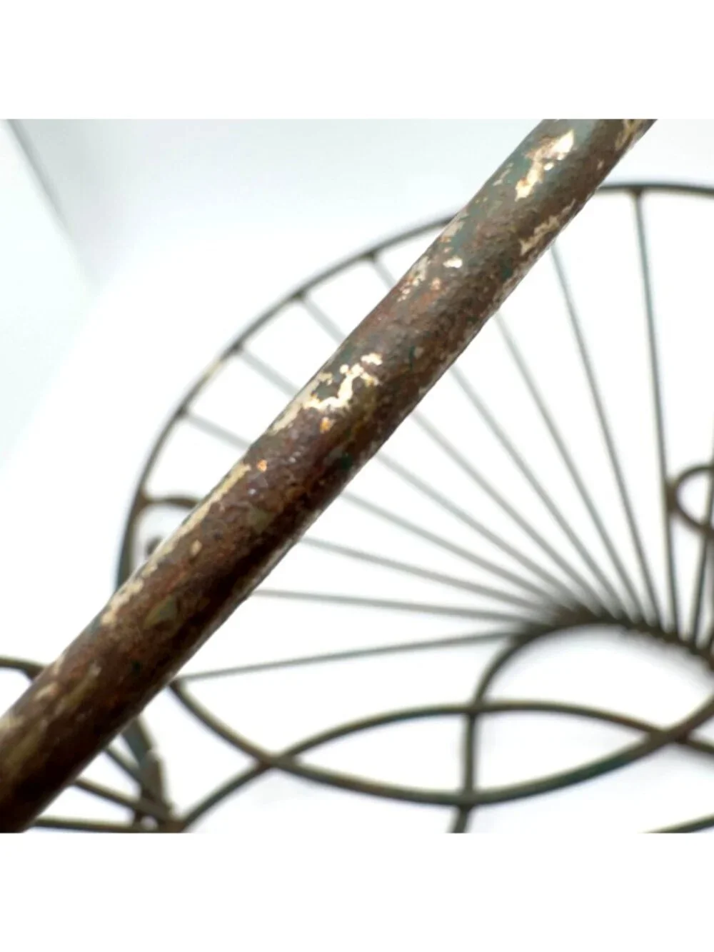 Mid Century Modern Brass Butterfly Wire Rack Curved Vintage Design Fruit Decor